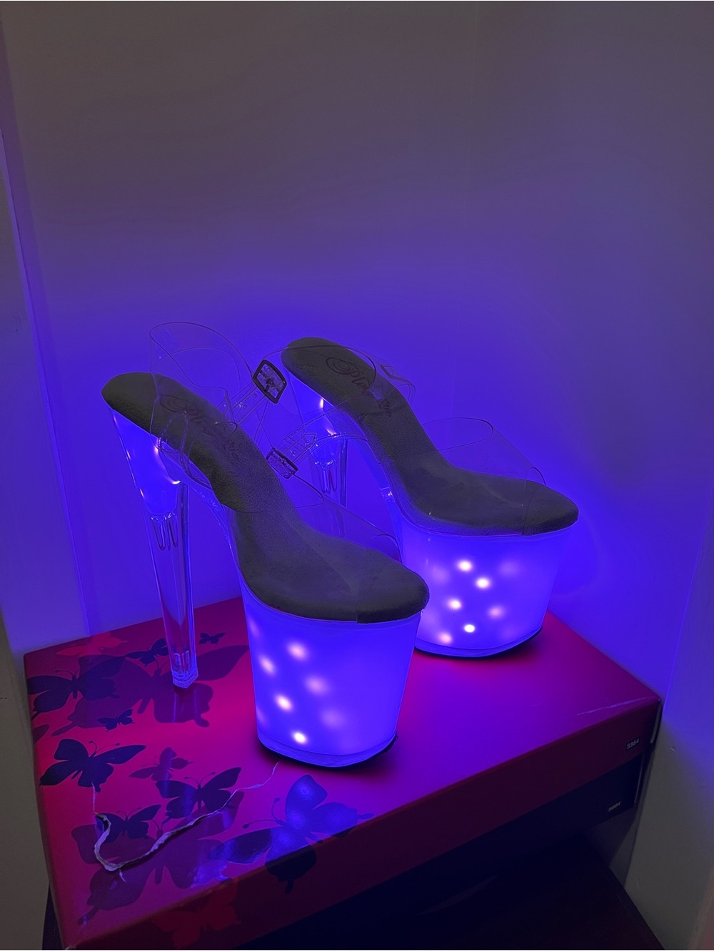 Pleasers Illuminator-808 8 Inch Platform Heels Size 7